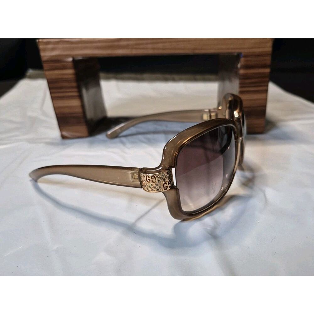 Gucci WomensSunglasses authentic Model #2985